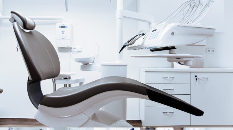 Ямпільська ЦРЛ закупила стоматологічне обладнання дорожче за своїх колег