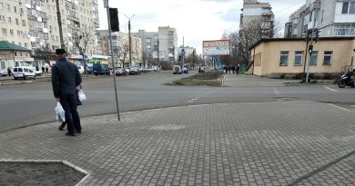 У Охтирці два роки ремонтують один і той же тротуар