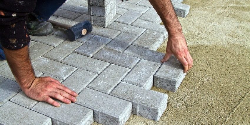 Фірма абияк уклала бруківку в Шостці
