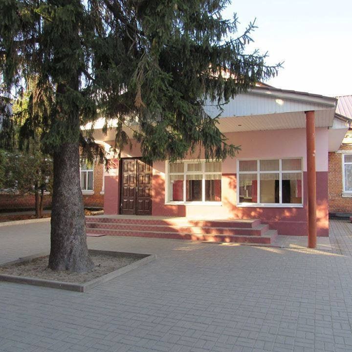 Компанія, директор якої фігурує у 4 кримінальних справах, будує укриття для сумської школи №5 за завищеними цінами 2 Компанія, директор якої фігурує у 4 кримінальних справах, будує укриття для сумської школи №5 за завищеними цінами
