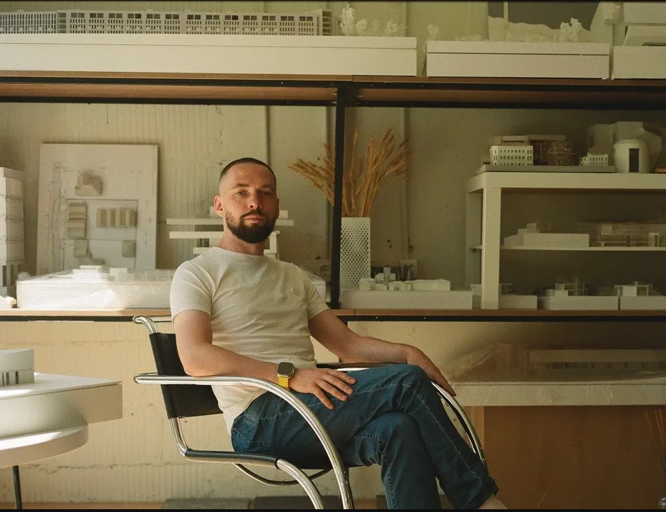 Під час будівництва меморіалу для школи в Ягідному могли завищити вартість матеріалів на 8,7 млн грн