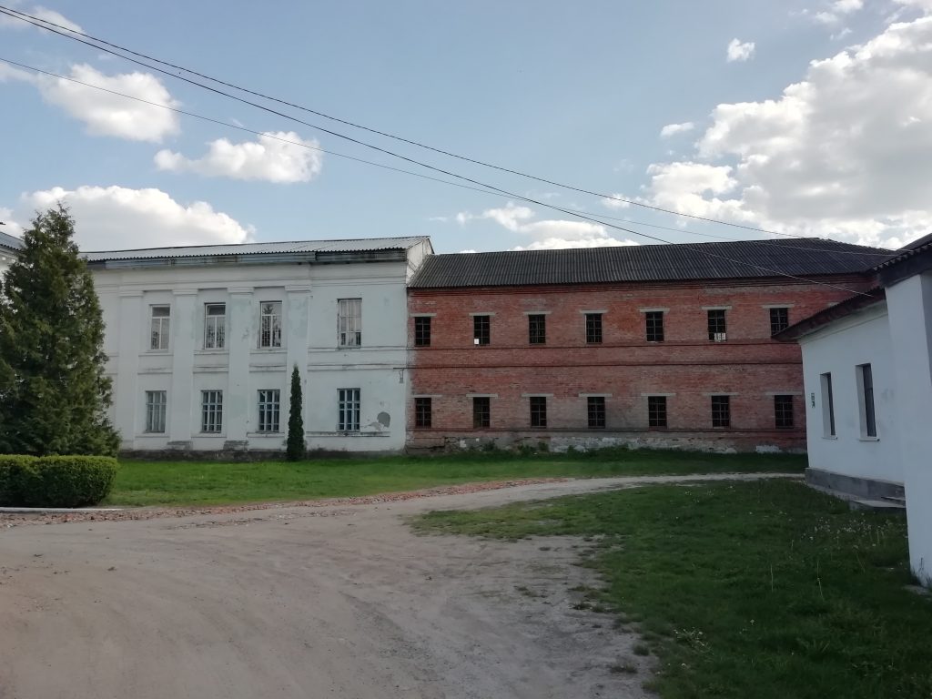 У Ромнах реконструюють приміщення прибудови Обласної клінічної спеціалізованої лікарні із завищеними на 2,5 млн грн цінами на матеріали 4 У Ромнах реконструюють приміщення прибудови Обласної клінічної спеціалізованої лікарні із завищеними на 2,5 млн грн цінами на матеріали